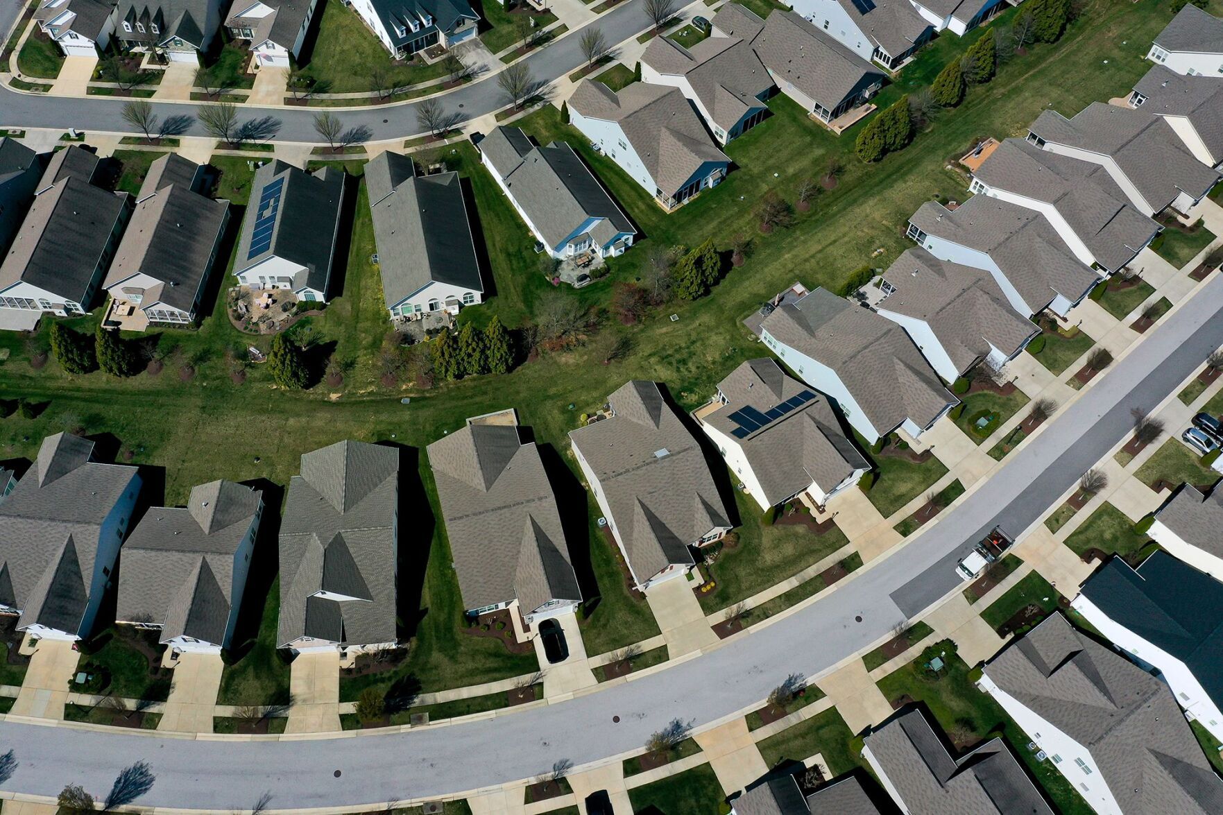 Mortgage rates tumble for the second week in a row